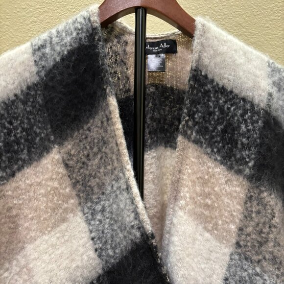 🩵Poncho Shrug Cape Marcus Adler New York Plaid One Size Fits All - Picture 3 of 7